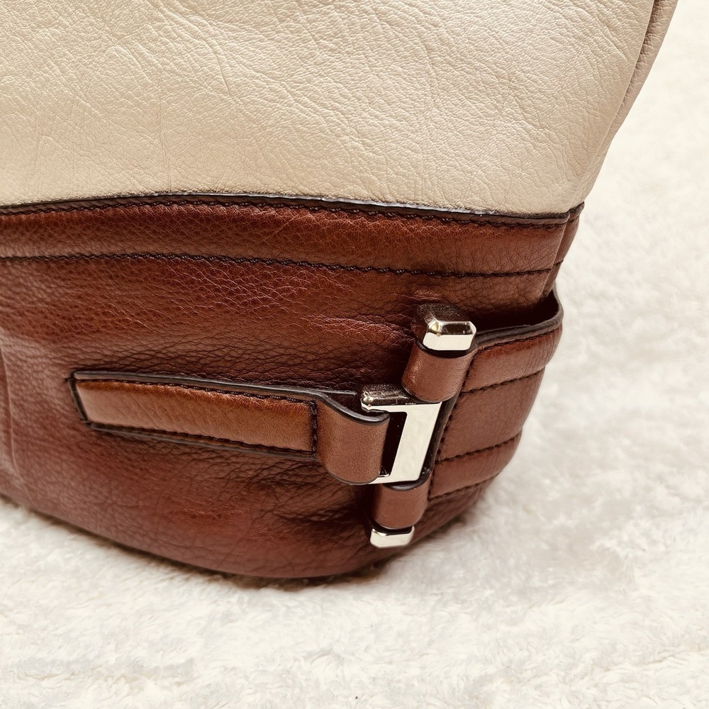 B Makowsky Bucket Shoulder Bag Large Pebbled Leather Cream Brown Zipper Purse - Picture 8 of 15